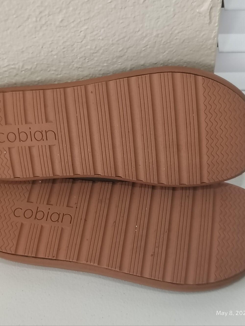 COBIAN PALMILLA WOMENS FLIP FLOP SZ 8 CREAM/ TAN COMFORT ARC SUPPORT - Picture 6 of 6
